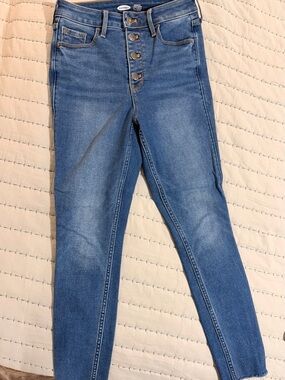 Old Navy Skinny High-Rise Jeans in Medium Blue Wash